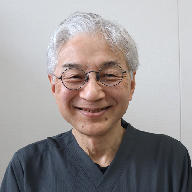 学校長 山中 克郎